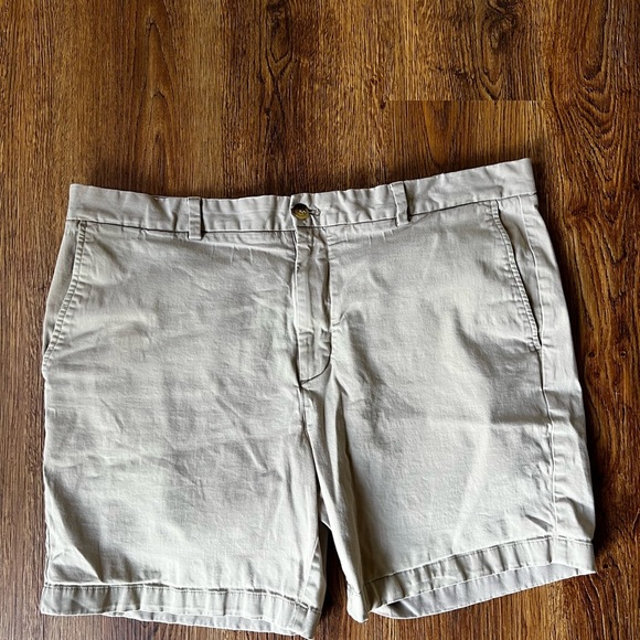 Vineyard Vines Casual Tan Breakers Shorts size 40 men's - Picture 1 of 5